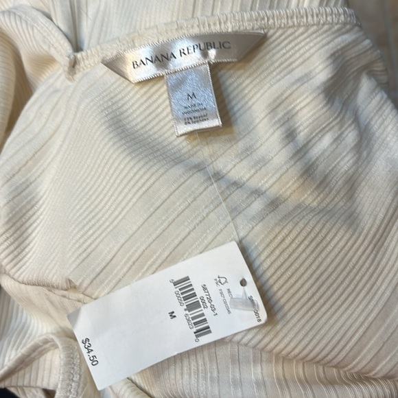 Banana Republic ivory top, size M, NWT. - Picture 5 of 6